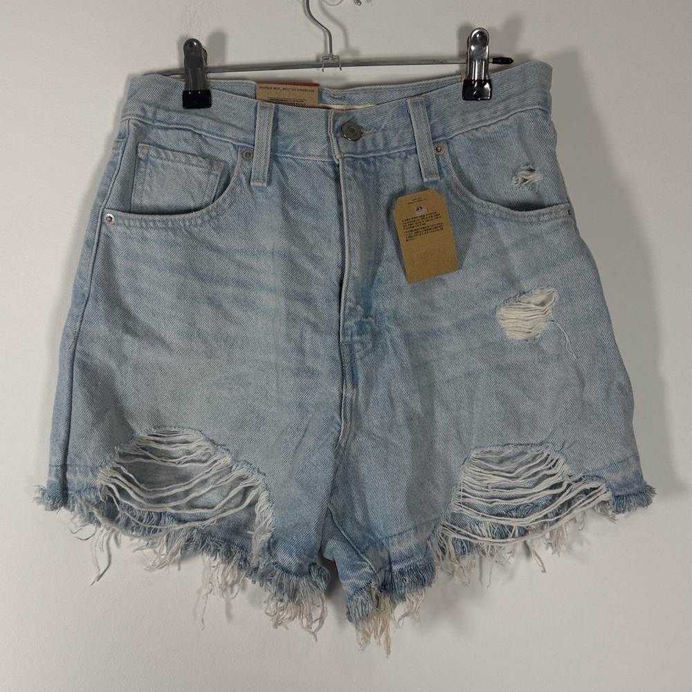 NWT Levi’s High-Waisted Mom Shorts